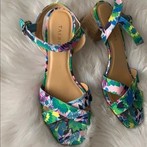 ⬇️REDUCED! Talbots floral sandals